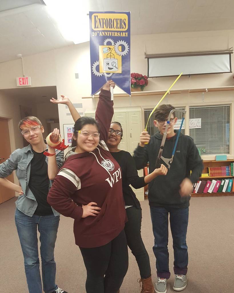 team178's tweet photo. When eCOR is away, oCOR will play... with tools! #weareNE #womenengineers #andtim #omgrobots https://t.co/4vOffkOmCr