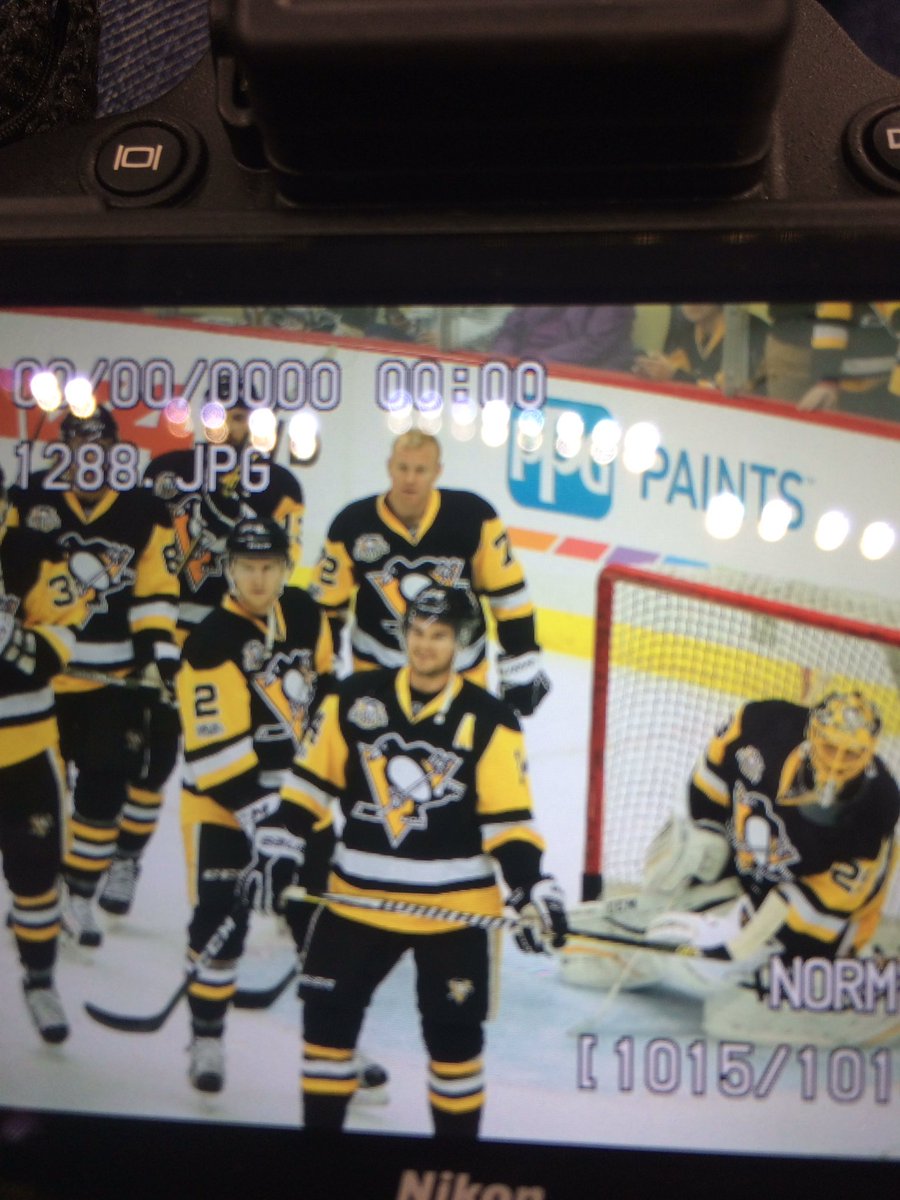 Sabrinacreative's tweet photo. @penguins #nikoncamera #Pittsburgpenguins awesome photo you guys @Sabrinacreative https://t.co/pRhMxQDhID