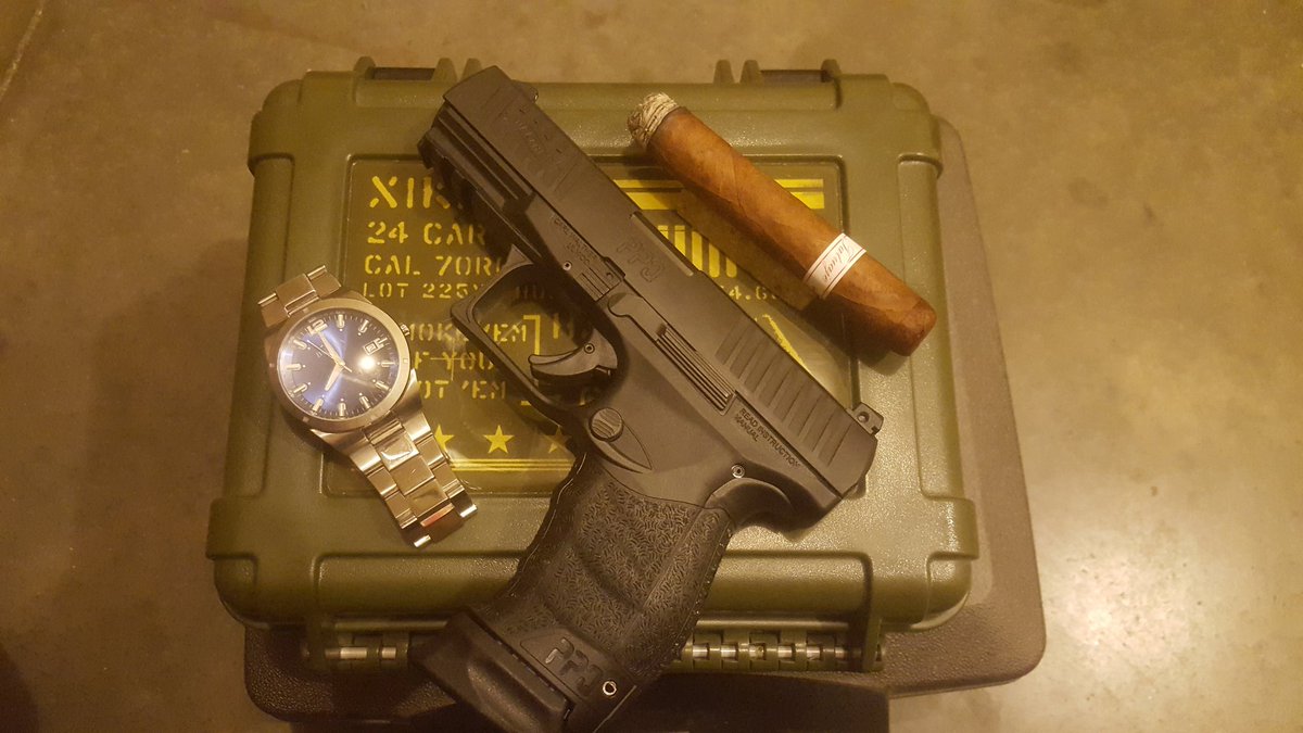 d3sc3n7's tweet photo. Enjoying a @TatuajeCigars #SeriesP after a long week. @WaltherFirearms @Bulova @XIKARinc #TC2 @HardlyClerkin @ImaTexican8 @doc_wil @wm2slc https://t.co/NfqiQL8r4A
