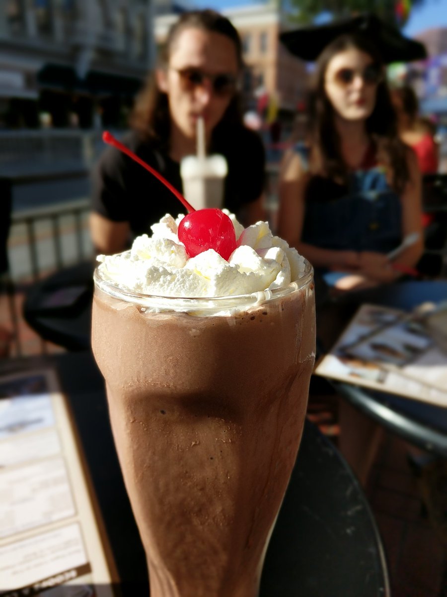 half_crown's tweet photo. @SanDiego know how to make a good shake https://t.co/m2M8WHneBz