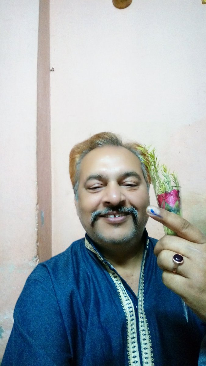 bnmsps's tweet photo. राजनीति के प्रति उदासीन लोगो ��ो अयोग्य शासक बर्दाश्त करना पड़ता है,मतदान किया फूल मिला https://t.co/XrHRYNZM2n