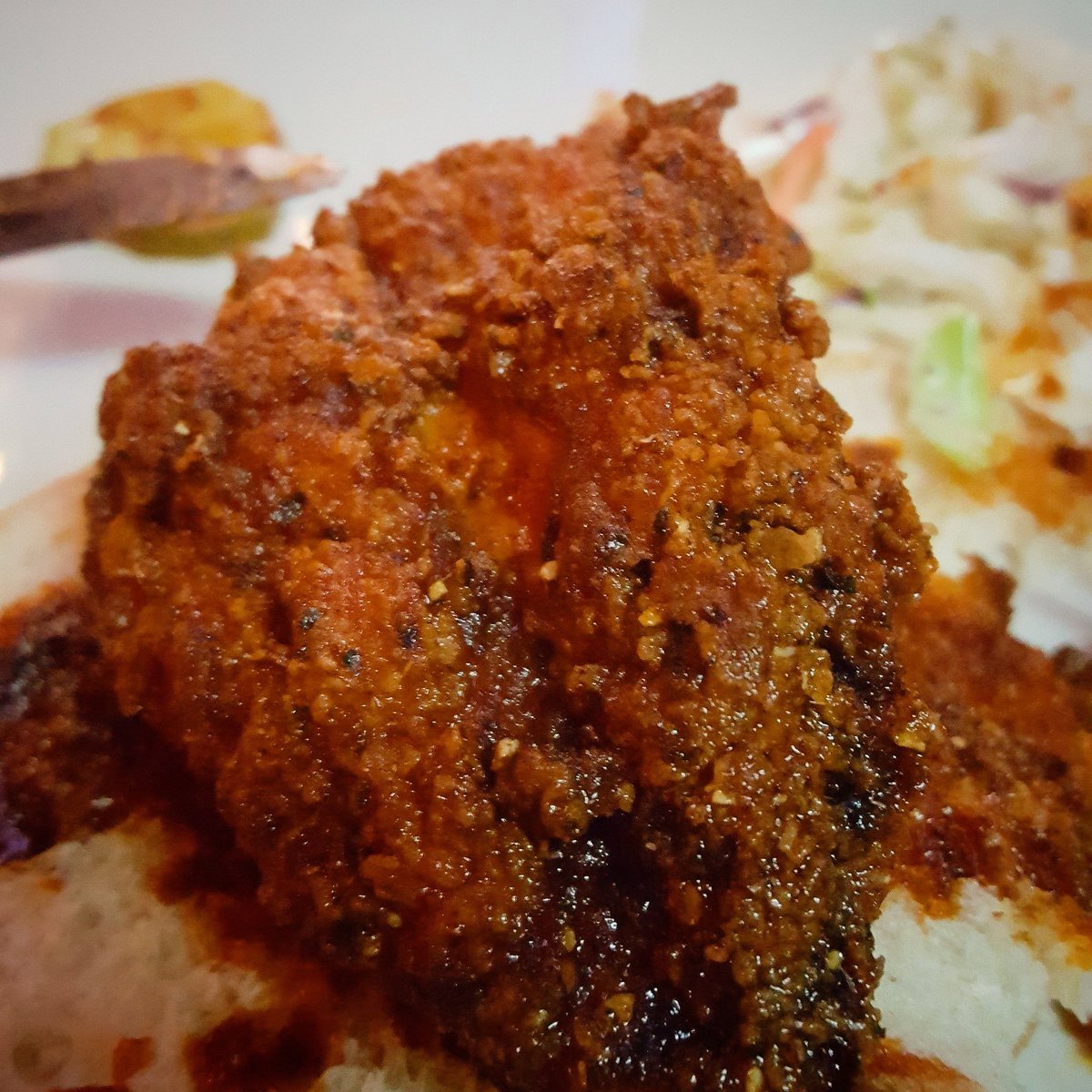 Finally found #nashville best hot chicken and it's not lining up at Hattie B's.. it's at <a href="/TennSixteen/">Tenn Sixteen</a>