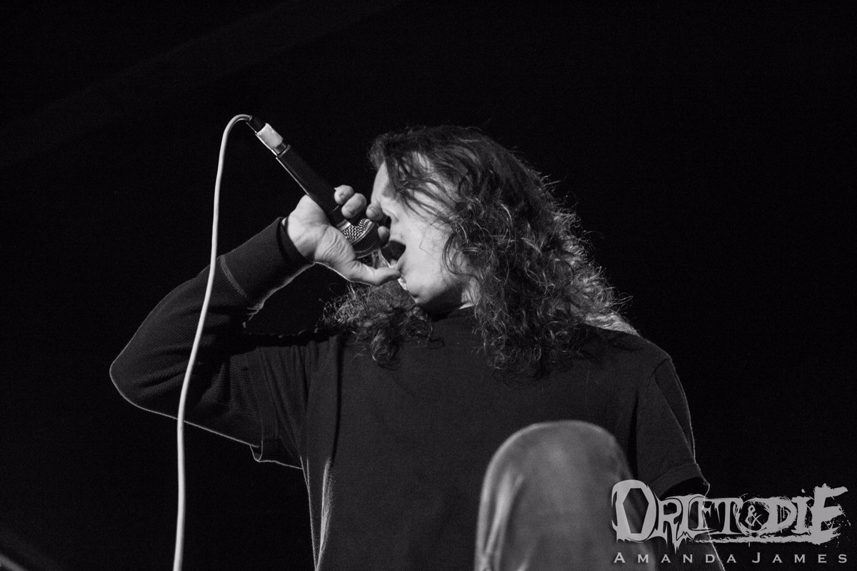 DriftNDie's tweet photo. ⚡️Chasing Safety | Safe Is STILL Just A Shadow Tour 2017

https://t.co/yoonxvmACK @ChasingSafety_ https://t.co/QhiJyPC4vE