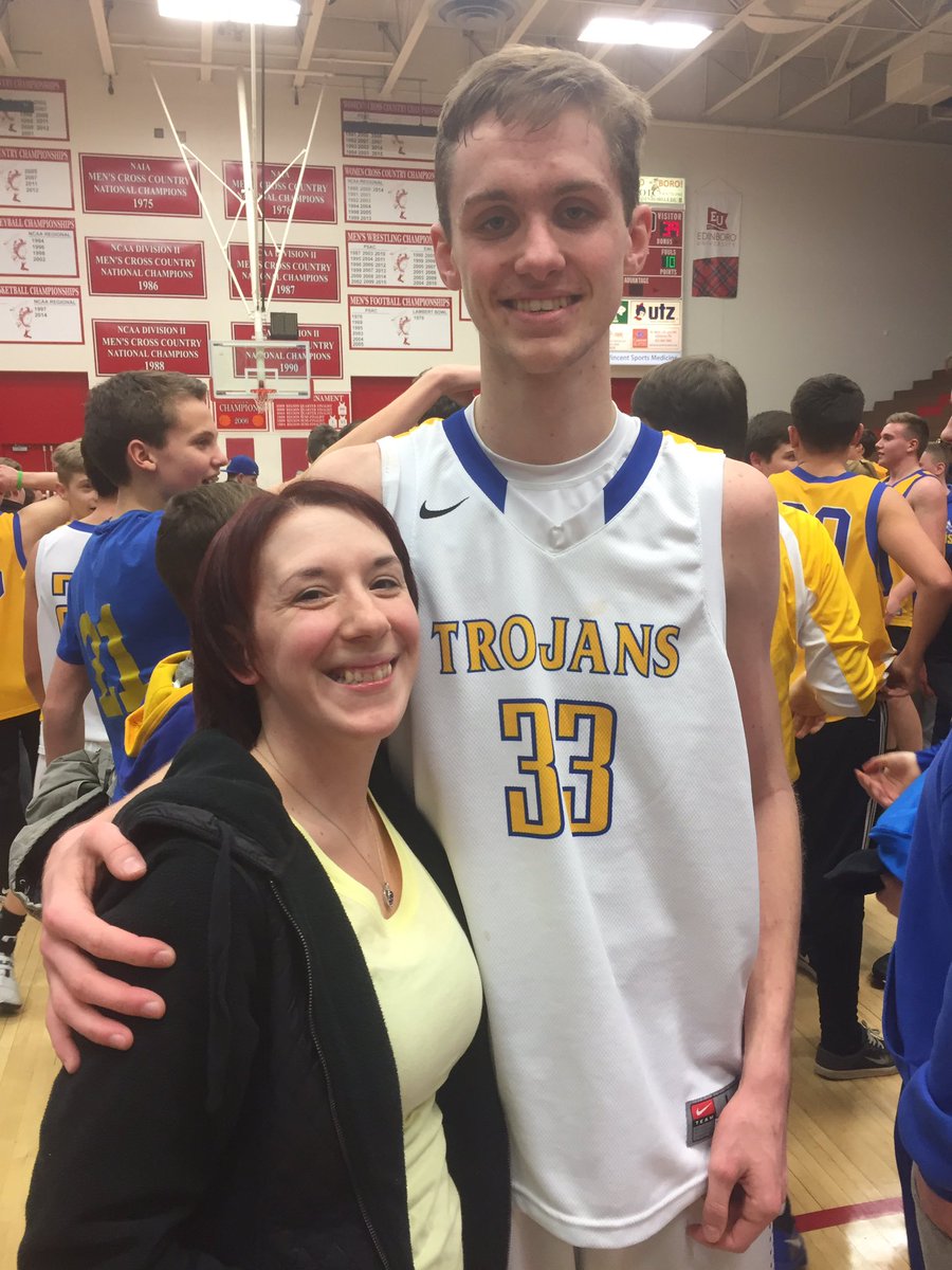libbi_brown's tweet photo. Congrats cousin!!!!! @kincaidt99 https://t.co/k1fQjSa1fV