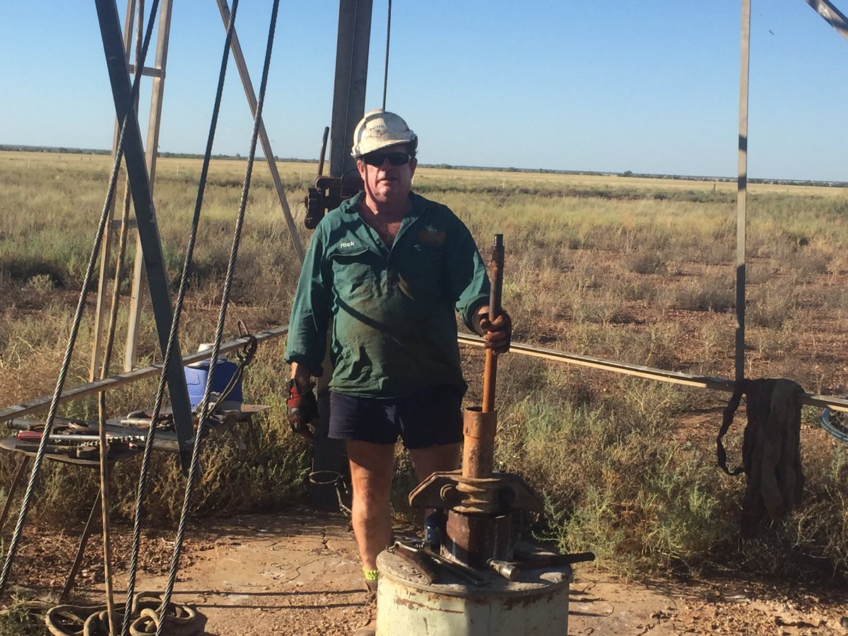 rick_mayor's tweet photo. 24 hours & change of scenery #representingwesternqueensland @QldGovernor #windmillwork #justgettingitdone https://t.co/asapB16zeX