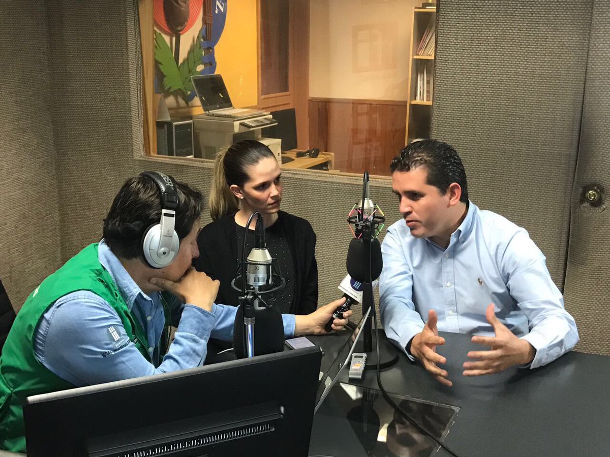 MarcoPoloAguire's tweet photo. Gracias por invitarnos Dr. @IGNACIOMTZ y @daniDlosantos para hablar sobre la iniciativa de reducción de presupuesto a partidos políticos. https://t.co/EzvSiBSZY0