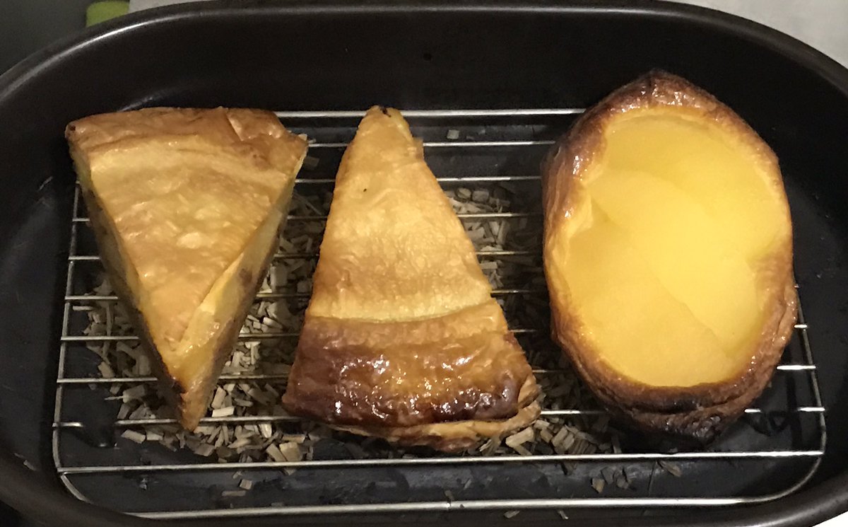 らっぱー On Twitter けむらん亭 燻製スイーツレシピ 品名 燻製アップルパイ パン チップ さくら 燻製時間 20分 感想 今まで味わった事のない風味が口の中に広がった 林檎の甘さに香燻が合わさり 甘苦い ダンディな味わいが楽しめる 燻製アップル