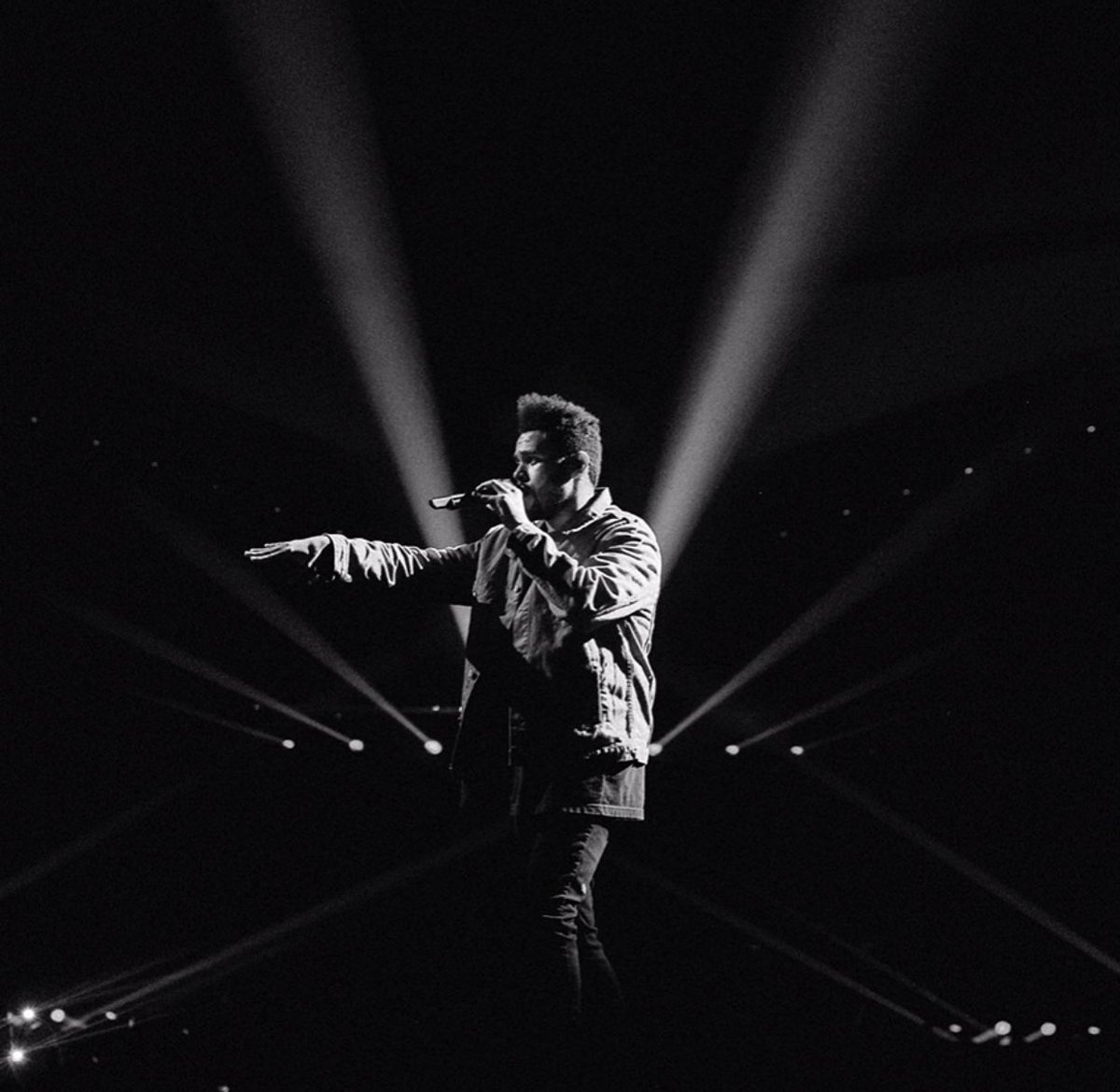 abelenaupdates_'s tweet photo. Theweeknd: Antwerp, Belgium 🇧🇪 https://t.co/aIAOLOPEdC