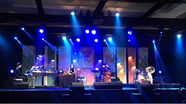 simakDialog tweet media