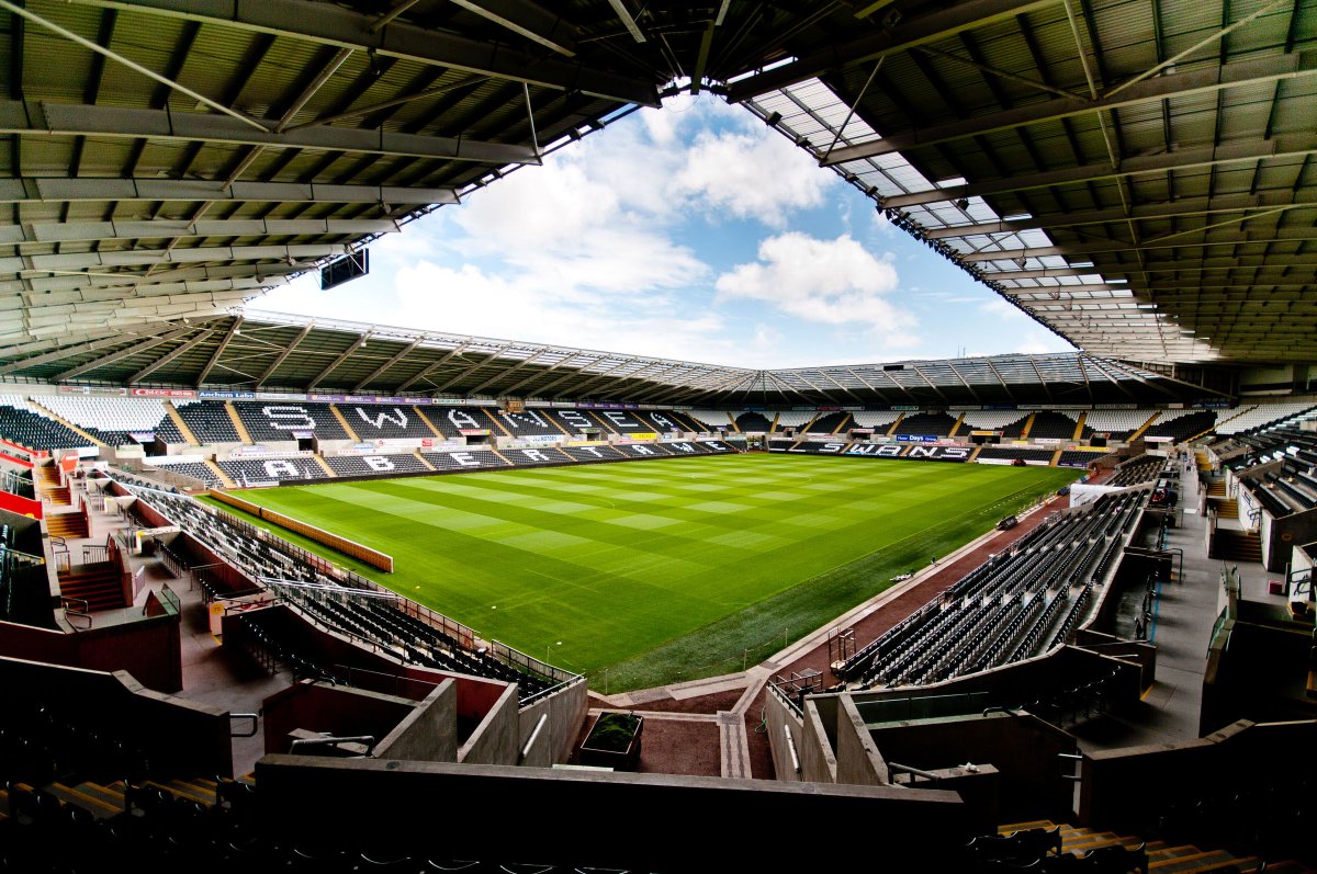 City stadium. Стадион Liberty Stadium. Суонси Сити стадион Либерти. Swansea City стадион. Вулверхэмптон стадион.