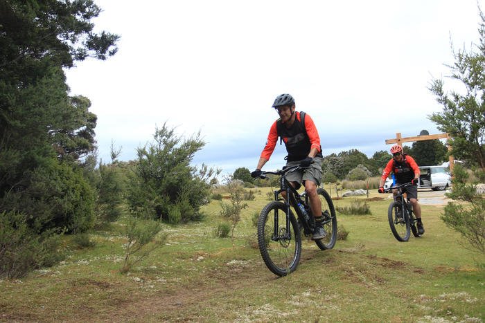 ShimanoOZ's tweet image. Roadie through and through @miketomalaris @CyclingCentral has first taste of MTB in Blue Derby, TAS. Great story! &amp;gt;&amp;gt; fal.cn/QcCp