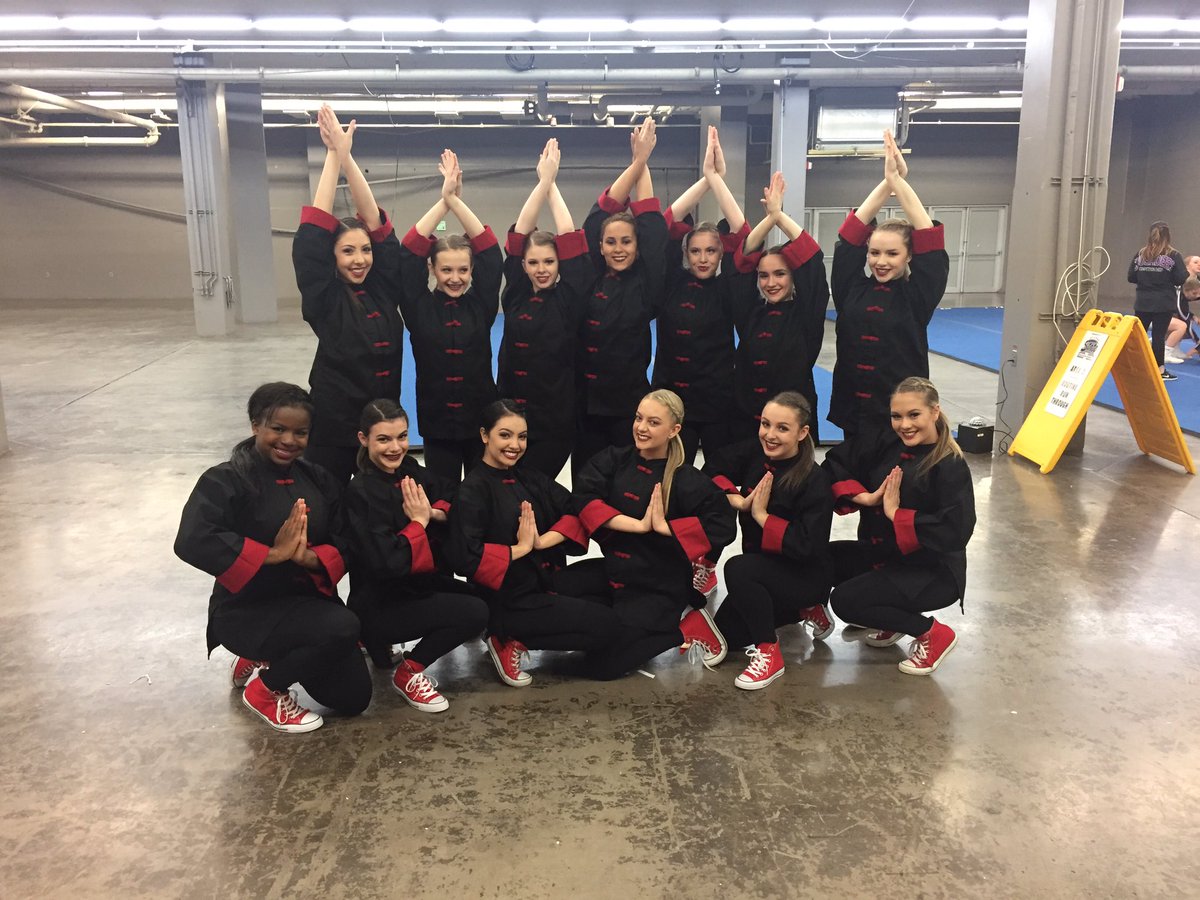HJChuskies's tweet photo. AZ State with JCo! Kill it girls! https://t.co/ERiQbtnsgR