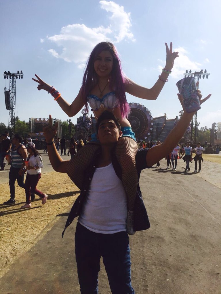 4444444444ever's tweet image. #Viviresincreible #MiMomentoEnEDC2017