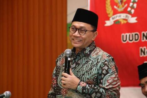 BeritaPAN's tweet photo. 3. Bang @ZUL_Hasan bersyukur, saat ini muncul fenomena menarik yakni keinginan pihak swasta #MariBerbenah https://t.co/uj4pESfOK8