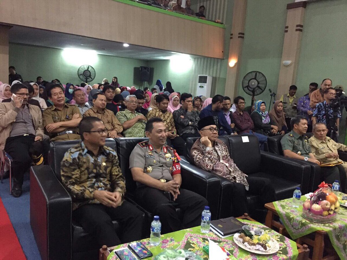 BeritaPAN's tweet photo. 14. Pangdam V Brawijaya Mayjend TNI I Made Sukadana dan Kapolda Jawa Timur Irjen Pol Machfud Arifin #MariBerbenah https://t.co/uhgOcEINk9
