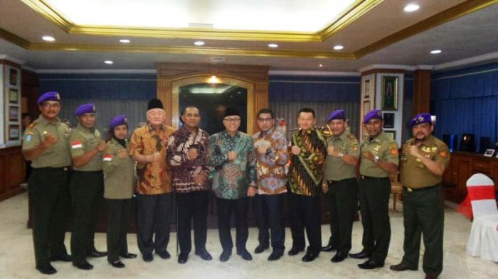 BeritaPAN's tweet photo. 15. Ratusan peserta dari berbagai kalangan DPN IARMI, Asosiasi Advokat Indonesia, HIPMI, Forum Kerukunan Umat Beragama  #MariBerbenah https://t.co/NCrE8oyGmD
