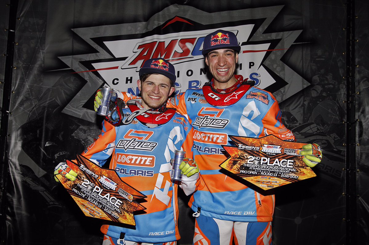 teamlavallee's tweet photo. A whole lot of awesome right here. Congrats @zmason63 and @kylepallin on your 2nd Place finishes tonight!! 🙌🏻🏁🎉 #dubuque #snocross https://t.co/P2LPkLz8gz