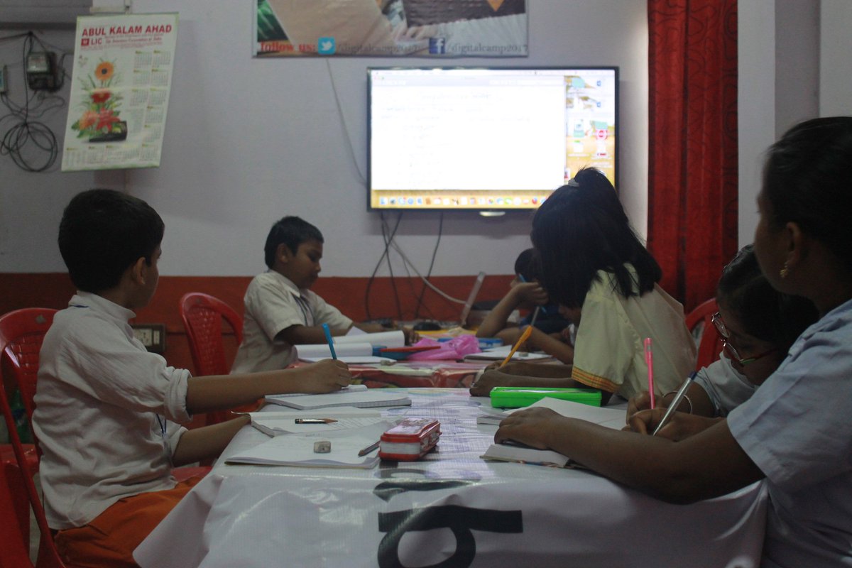 digitalcamp2017's tweet photo. In our #digitalliteracy #camp we started from scratch, such as what is computer, different parts of computer etc. #digitalcamp2017 https://t.co/Rw8DJfLetz