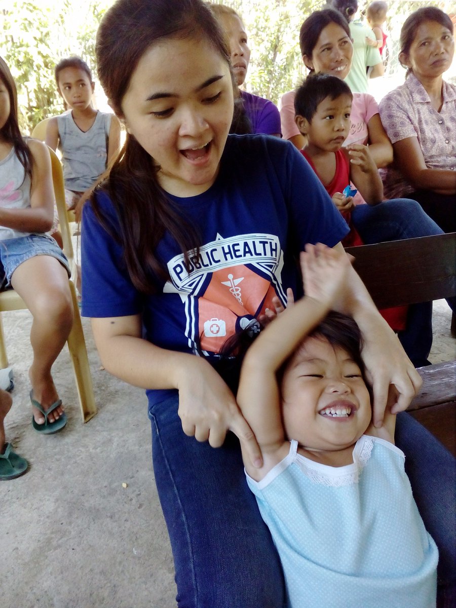 marjorieannepc's tweet photo. It's as if we've known each other before. Hahaha. Community and Public Health Week Four. #HealthTeaching https://t.co/Fp7X8dHEDl