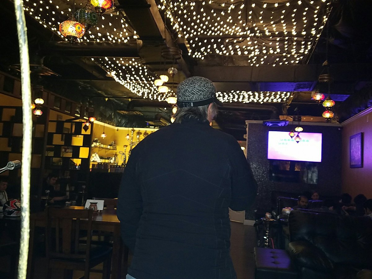 DJKimmyK's tweet photo. Karaoke time! #HookahBuzz https://t.co/9p5rHZUPTC