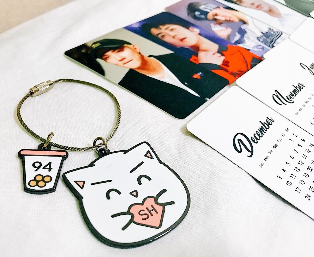 412degrees's tweet image. ตอนนี้อยู่ที่งาน #ตลาดฟิค แล้วนะคะ พบกันที่บูธ B3 จ้า~ ของน่ารักๆเพียบ! มากันเร็วๆนะ😍