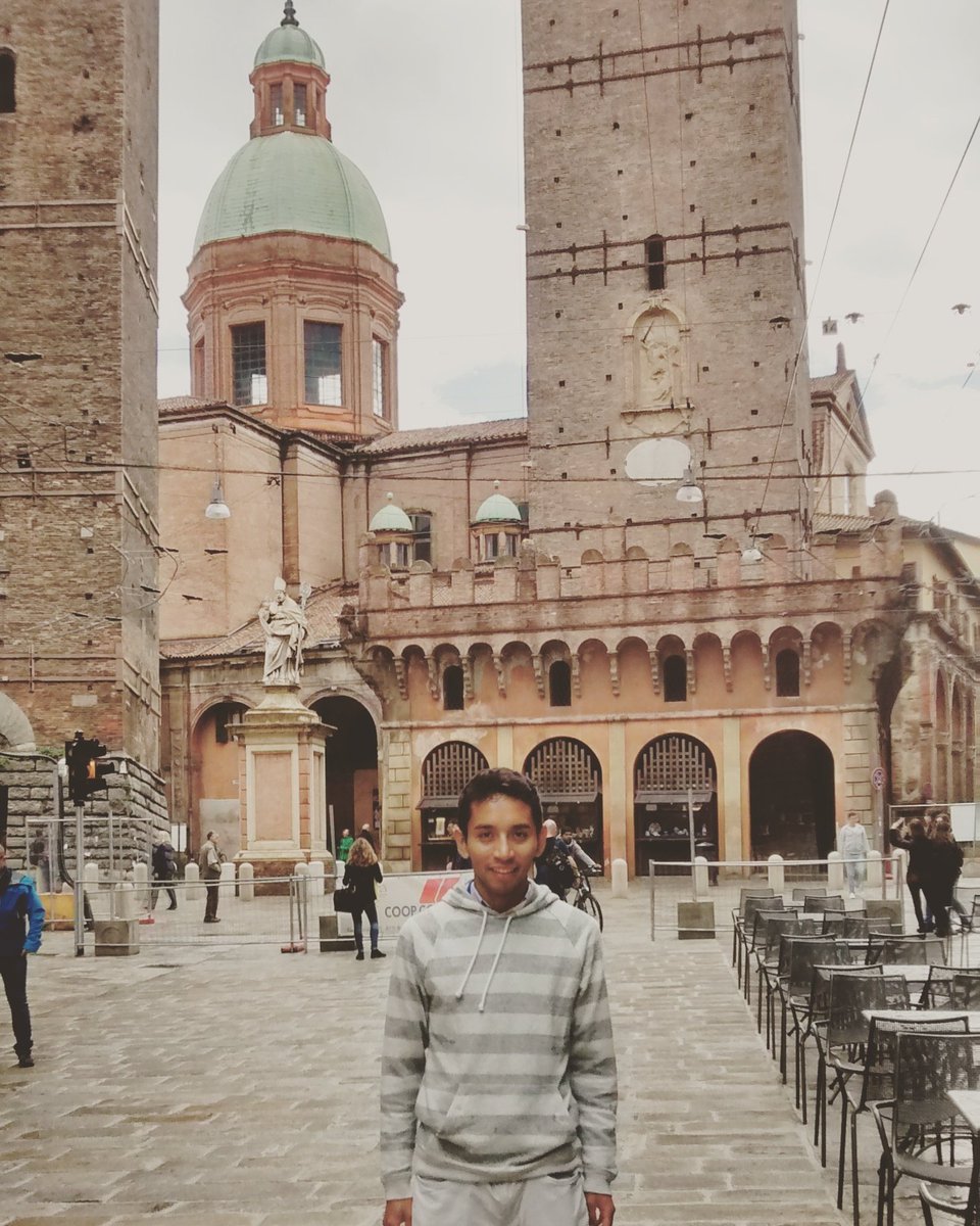 isipchm_'s tweet photo. Le due Torri, Bologna https://t.co/XuccjMOcRp