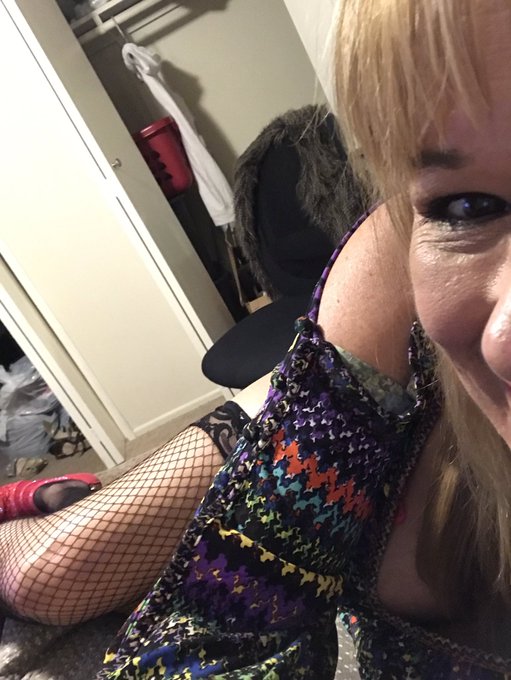 Good night, peeps!!!  Exciting news coming soon https://t.co/LriOHnkPBg