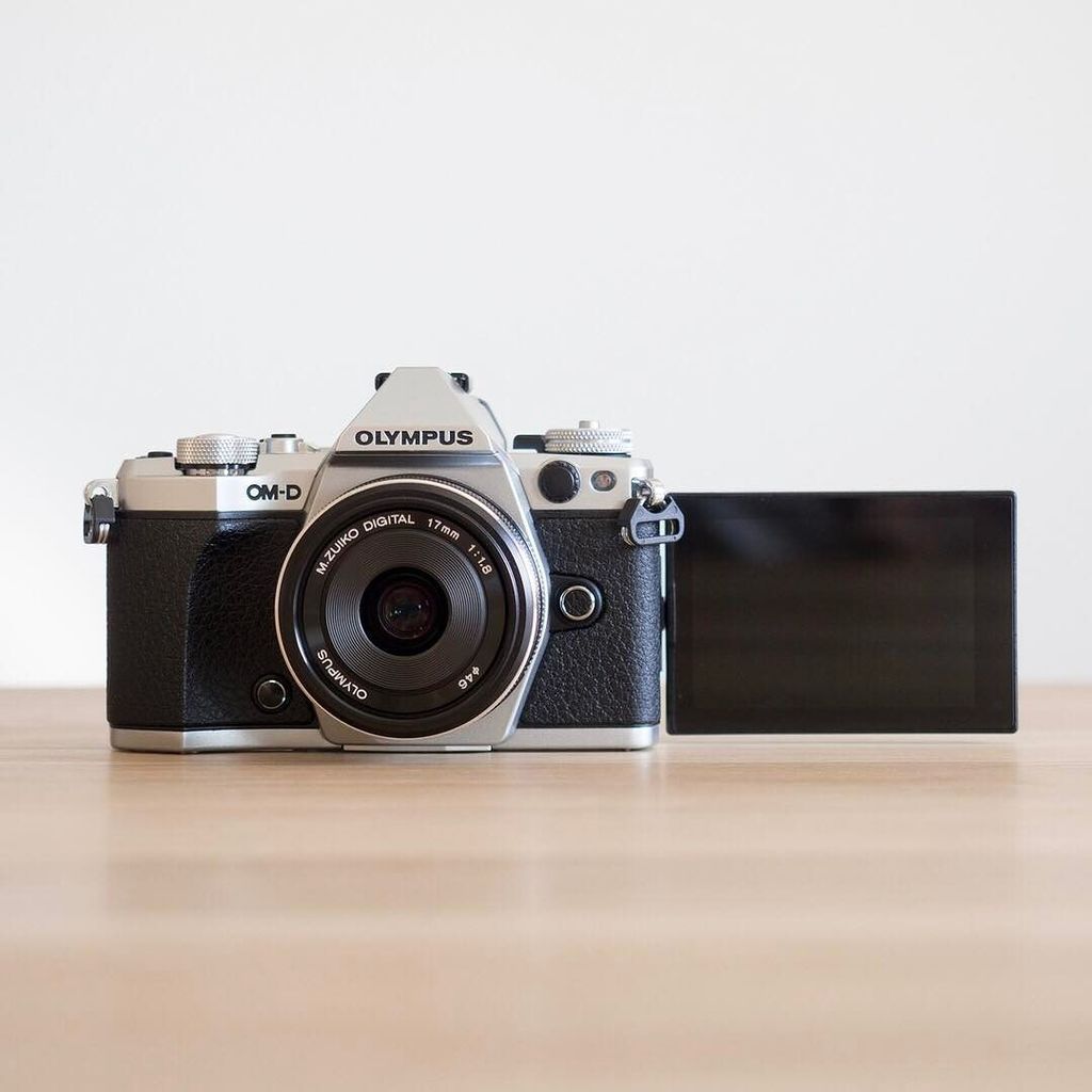 New Article - to read our review of the <a href="/olympus_au/">OM Digital Solutions</a> OM-D E-M5 Mark II camera go to HeyGent… ift.tt/2mCLjqA