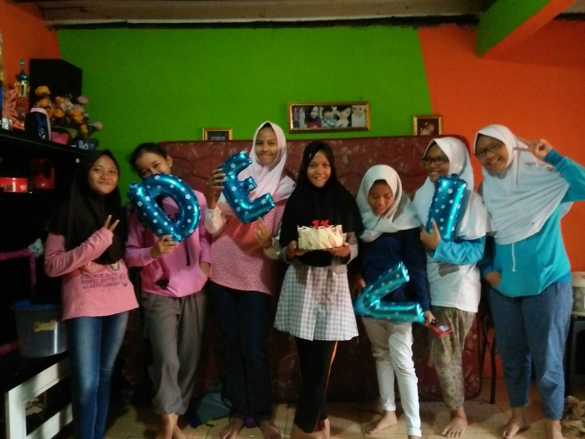 x_xxxsame's tweet photo. Birthday devi (1/2) https://t.co/V6aDCebLBV