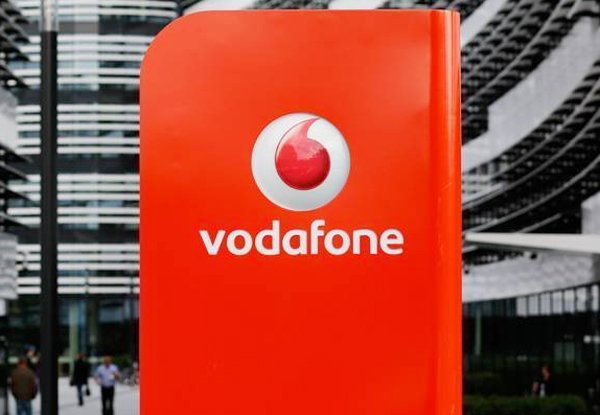 SakshiNews's tweet image. #Vodafone #launche #worldslargestrecruitmentprogramme
వోడాఫోన్‌ ఆ మహిళలకు అపూర్వ అవకాశం : goo.gl/AUR3Ak