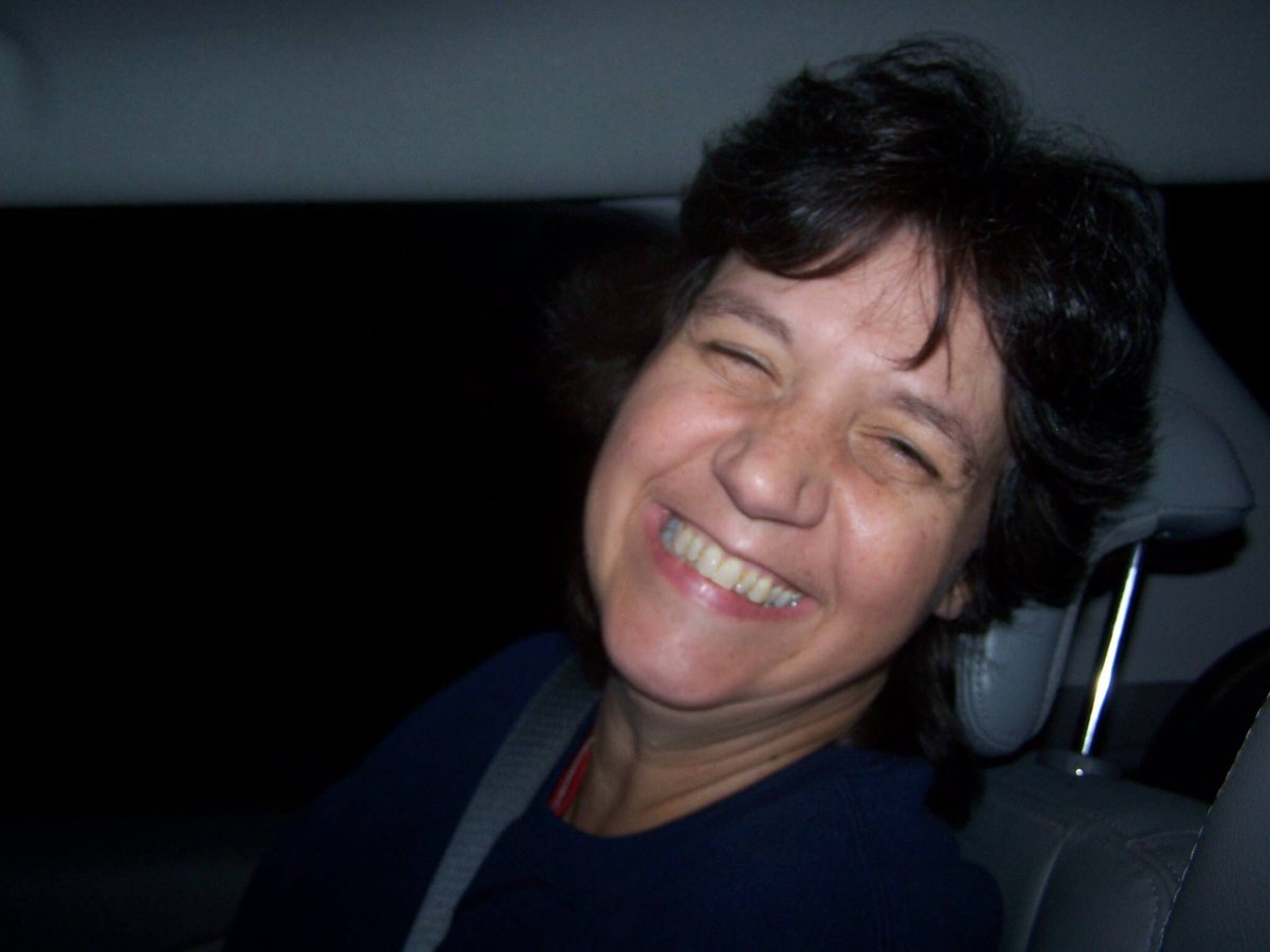 JamieLinnebur's tweet photo. "God broke our hearts just to prove to us He only takes the best" 
Say hi to Brian for me, I love you mom❤️ https://t.co/Asooovau83