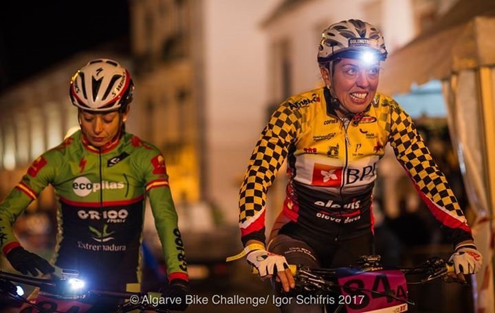 ¡No paramos! <a href="/SusanaACarballo/">Susana Alonso Carballo</a> y <a href="/cel_carpinteiro/">Celina Carpinteiro</a> ayer en <a href="/algarvebc/">AlgarveBikeChallenge</a> donde fueron 5* et.prologo #Tavira