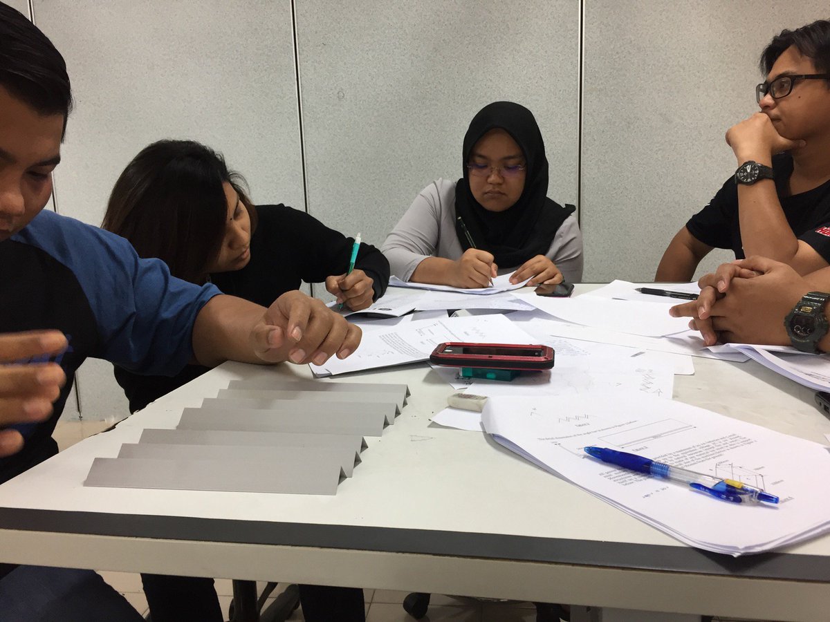 faizzazalie's tweet image. Dah dapat major project 😫 #autostackingmachine (@ C25, Faculty of Mechanical Engineering) swarmapp.com/c/5HbKDOa251L