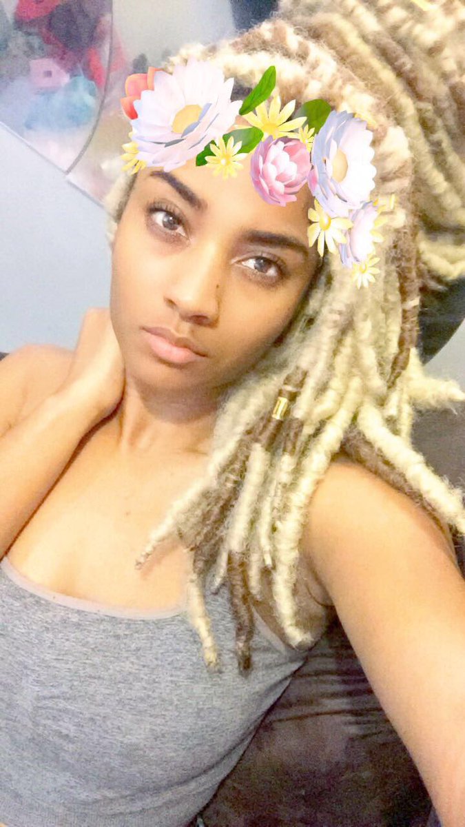 naturalkeiella's tweet photo. #locks #goddesslocks morninggggg https://t.co/uYKDIyoJOT