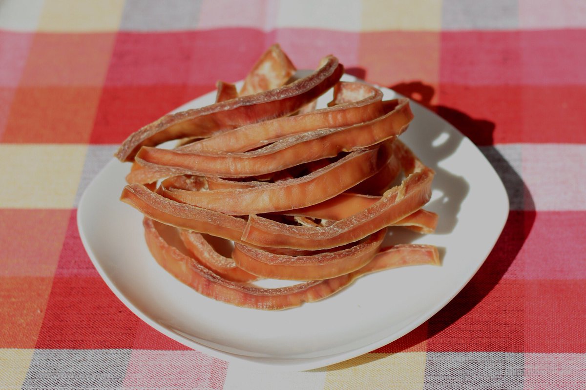 肉球のきもち 牛の大動脈 豚に引き続き 噛み応えばっちりのおやつが出来ました コラーゲンもたっぷりですよ 神楽坂 ドックカフェ トイプードル セルフスパ 手作り無添加おやつ 手作り犬おやつ 牛の大動脈 コラーゲンたっぷり 愛犬 犬