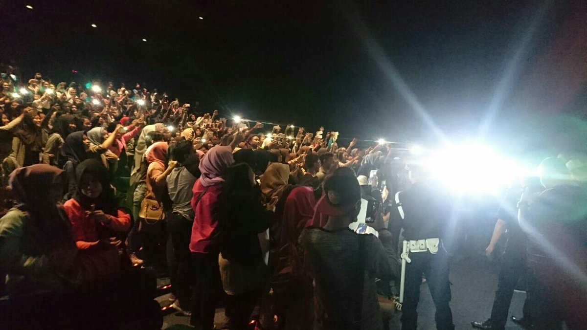 londonlovefilm's tweet photo. Keseruan di Jatinangor!Utk pertama kalinya Caramel ke Jatinangor!#LondonLoveStory2 pecaah dsini.Klo dikota km gmn antusiasnya? https://t.co/HiToWt9S4C
