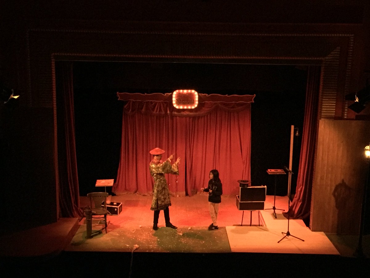 Últimes entrades per diumenge <a href="/magiajunior/">Magia Junior</a> amb #MrSplendini al <a href="/teatredelraval/">Teatre del Raval</a> a les 12h #enfamília 
Entrades a magiajunior.com/ca/0816/Progra…