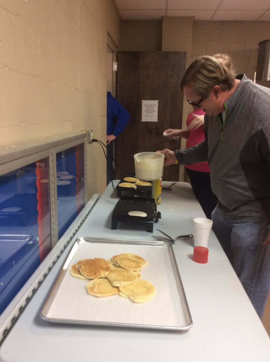 bachman_academy's tweet image. Join us at the Cleveland Salvation Army until 9:30 for fresh pancakes and sausage. Tickets are $5 and benefit the Bachman Academy Prom!