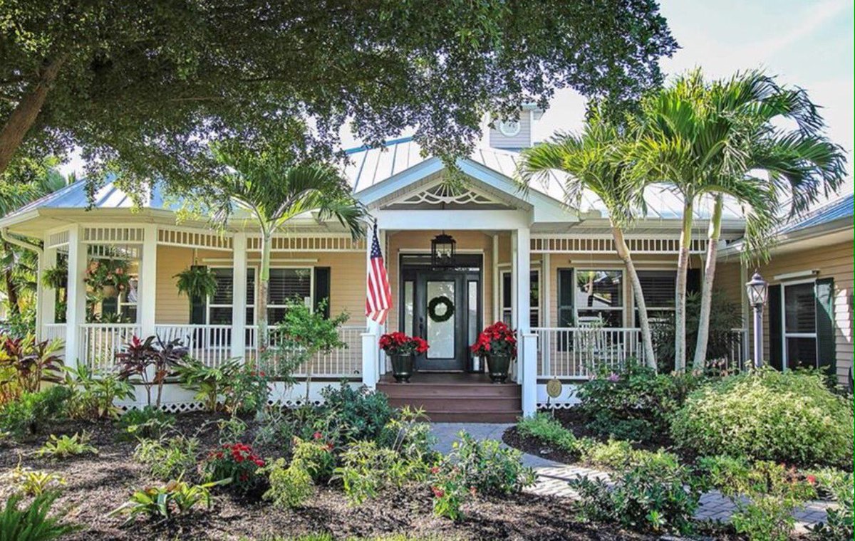 Arikaa's tweet photo. #OpenHouse #ftmyers #swfl #swflrealestate #Florida #RealEstate #dreamhome #vacationhome #charminghomes #viprealty https://t.co/GLM3fDER74