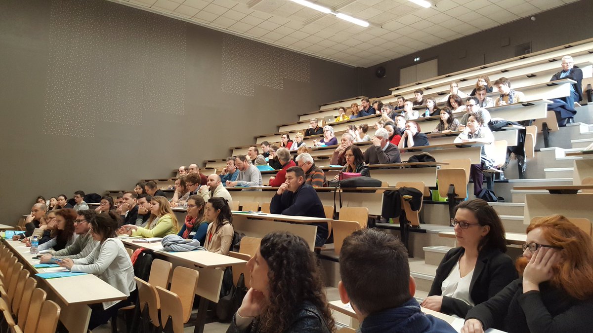 Début de la rencontre autour du défilé organisé par le festival le cornouaiĺle. 
#kendalch # défilé