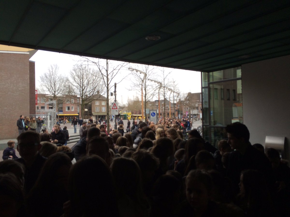 Gaat lekkerrrr! 💪🏻 topdrukte  voor de meet&amp;greet met @GameplayWorldXL @RaboHorstVenray