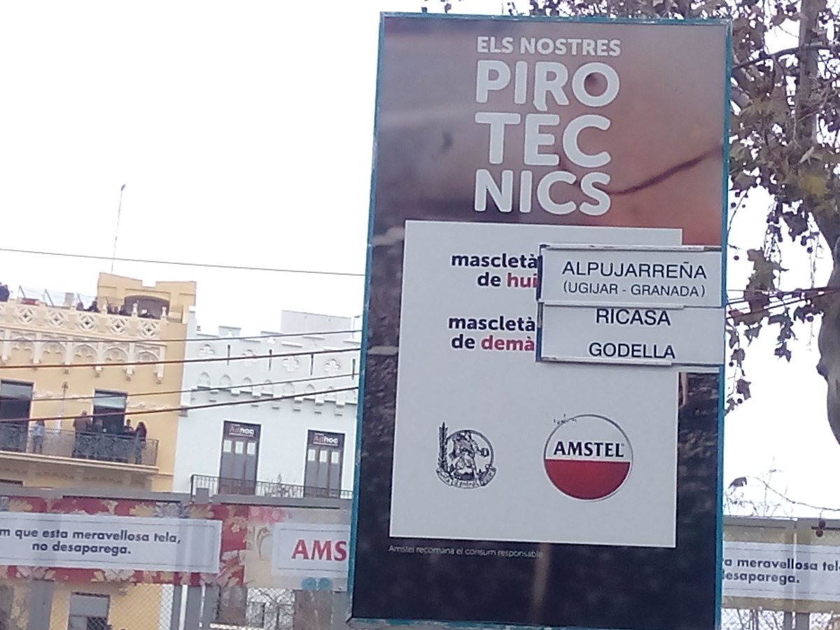 Crismestalla's tweet photo. Alpujarreña de granada!!!!🙌🙌🙌👏👏👏👏👏 Que buena mascleta!!! Enhorabuena!!! https://t.co/tkJdKAUY0w