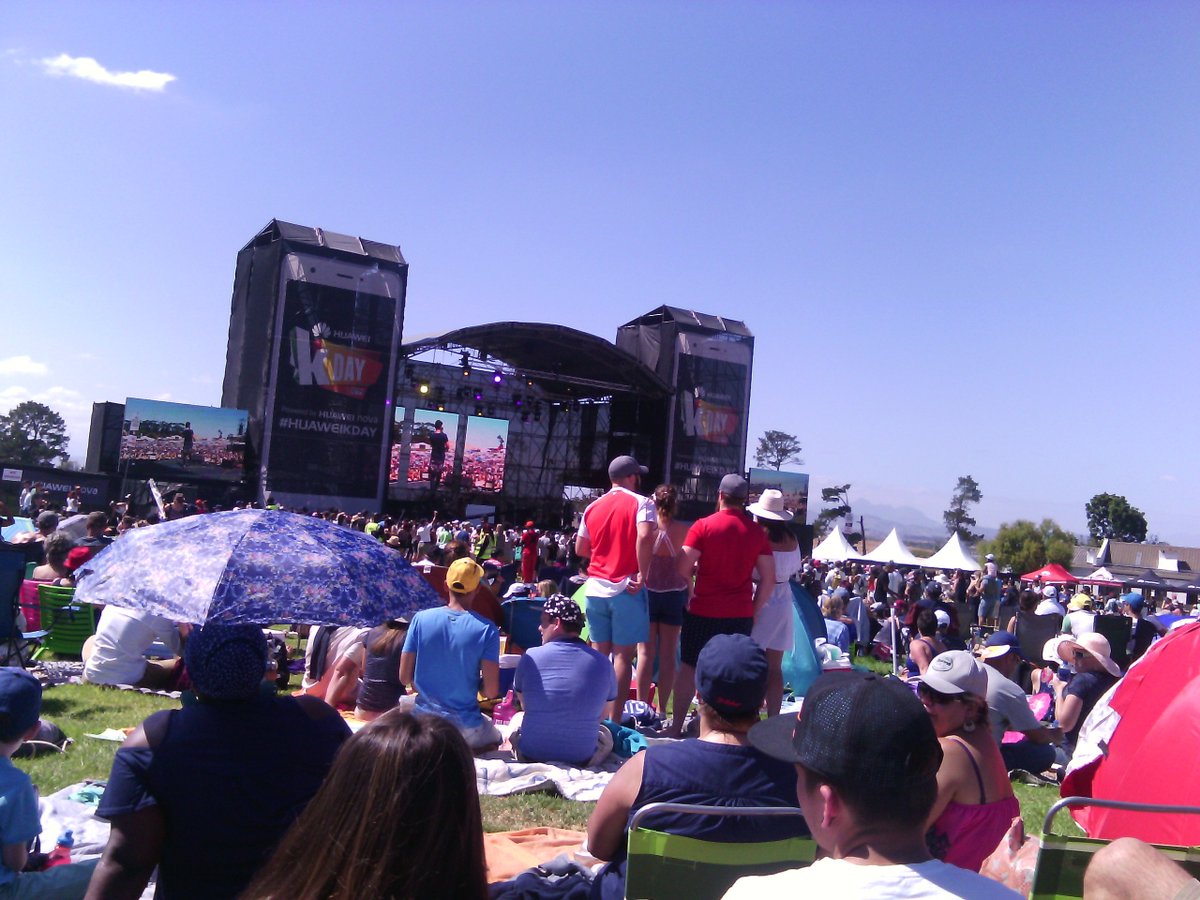 KrystleZA's tweet photo. @KFMza @KrystleZA needs this awesome phone #HuaweiKDay #huaweinova and I thank you https://t.co/VEO94xS9SM