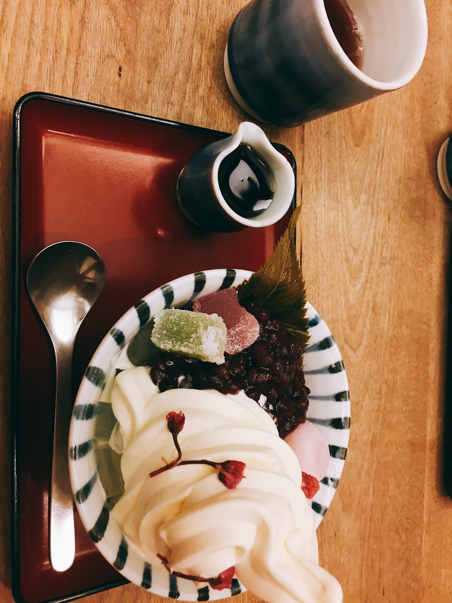 ピーさんと一緒に鉄板ヤキ〜からのあんみつからの浅草歩きしてきた!今日からあまふく会とします??天気よくて歩き回れて楽しかった…あとはあったかくなってくれるだけだわ 