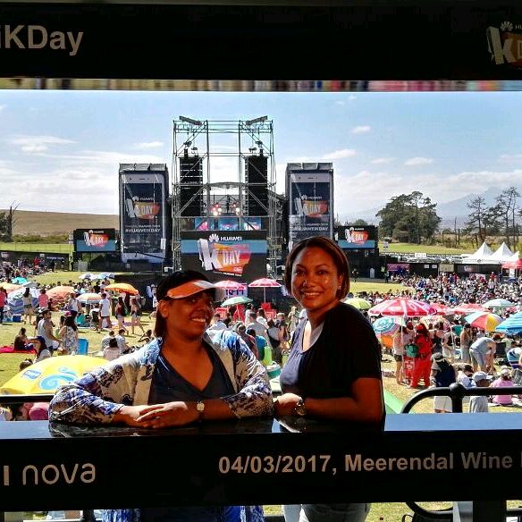 KrystleZA's tweet photo. #HuaweiKDay #Huaweiza @KrystleZA  I need that #Huaweinova @KFMza https://t.co/A4psHMj0nZ