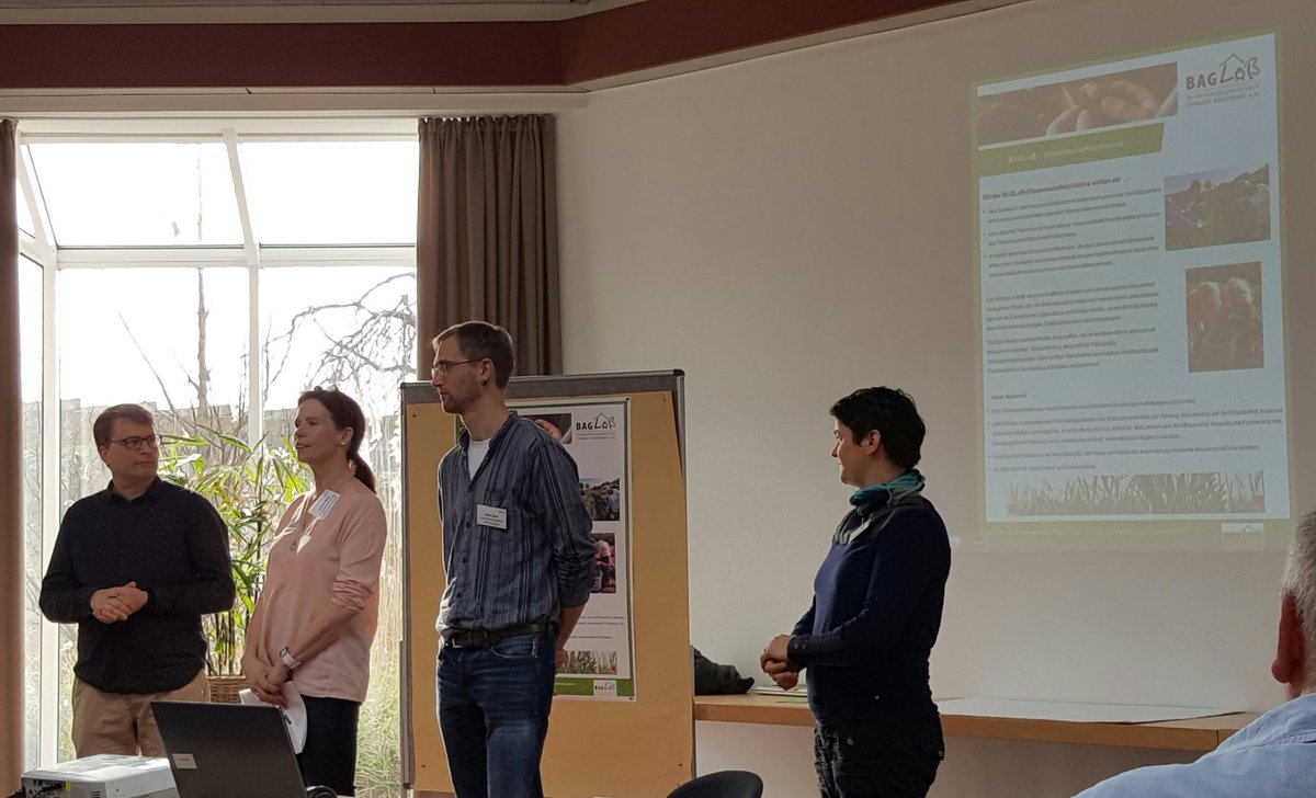 maren_ziegler's tweet photo. #BAGLoB-Bundestagung mit spannenden Themen und Kommunikation zwischen den am Lernort Bauernhof Aktiven: Landwirte, Lehrer, Forscher uvm https://t.co/le0vHIwKts