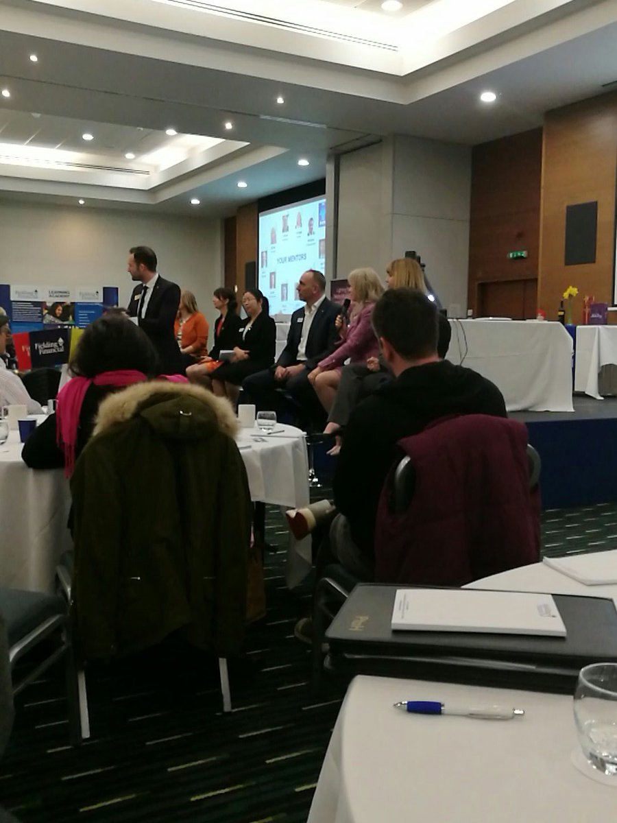 JoSnugs's tweet image. Meeting the Fielding Financial mentors! :-) #PathToAHalf