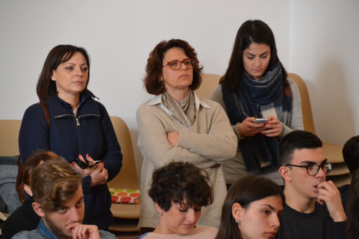 WeAreForLegal's tweet photo. Come potevano non mancare i prof! @nicolaci68 #ASOC1617 #Opencoesione #OpenDataDay2017 #ODDIT2017 #WeareForLegality https://t.co/DRuHVA5tMM