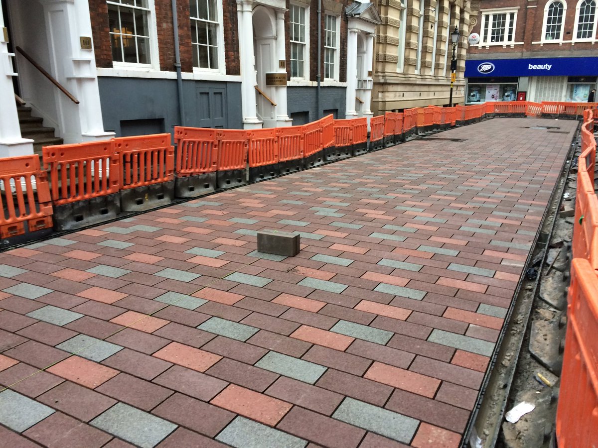 EuroviaHull's tweet photo. Kellen paving being laid along Parliament Street this morning https://t.co/0n3UKnaNvO