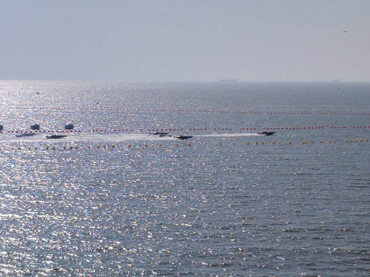 iyengar_arvind's tweet photo. And the second race is on- quite the spectacle! #NexaP1Powerboat https://t.co/uTj2aL7S6B